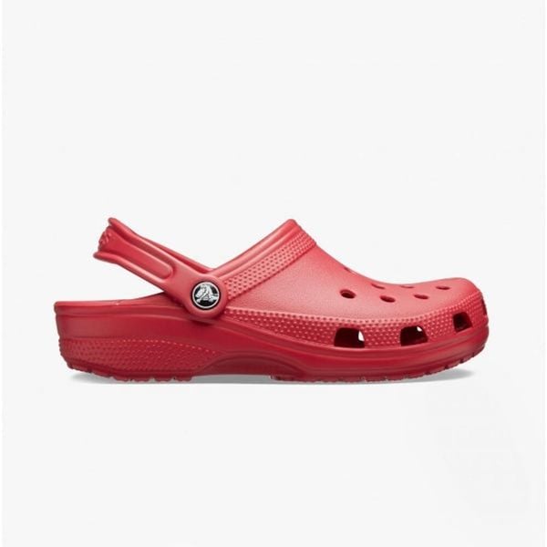 Klapki Crocs Classic. Czerwone klapki damskie Crocs, bez wzorów, bez obcasa, bez zapięcia. Za 89.99 zł.