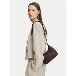 Torebka Calvin Klein. Czerwone torebki klasyczne damskie Calvin Klein, bez dodatków. Za 369.99 zł.