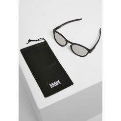Okulary przeciwsłoneczne Urban Classics 106 uc. Czarne okulary przeciwsłoneczne damskie Urban Classics. W wyprzedaży za 34.50 zł.