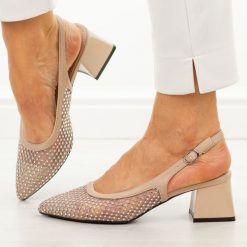 Beżowe czółenka damskie na słupku Vinceza 62300. Brązowe czółenka damskie VINCEZA, w ażurowe wzory, bez obcasa, na obcasie. Za 199.00 zł.