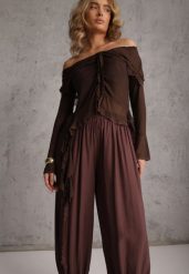 Brązowe Spodnie High Waist o Kroju Balloon Mezesha. Brązowe spodnie materiałowe damskie Renee, bez wzorów, z jeansu, krótkie. Za 89.99 zł.