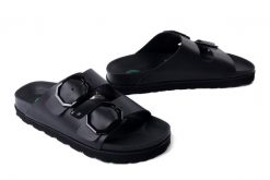 DR. BRINKMANN 700695-01 schwarz, klapki damskie. Czarne klapki damskie Dr. Brinkmann, bez wzorów, ze skóry, bez obcasa, bez zapięcia. Za 263.42 zł.