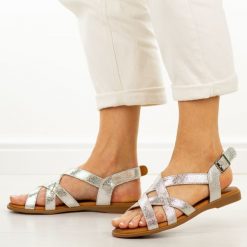 Skórzane Gl płaskie sandały damskie Cambell 19393. Szare sandały damskie Cambell, bez wzorów, z jeansu, bez obcasa, na płaskiej podeszwie, bez zapięcia. Za 219.00 zł.