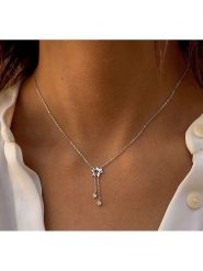 DI GIORGIO Srebrny naszyjnik z elementem ozdobnym - dł. 40 cm rozmiar: onesize. Szare naszyjniki damskie DI GIORGIO, z cyrkonią, srebrne. Za 87.40 zł.