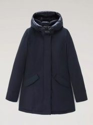 Woolrich Parka puchowa w kolorze granatowym rozmiar: L. Niebieskie parki damskie Woolrich, l, z puchu, bez kaptura. Za 1,471.56 zł.