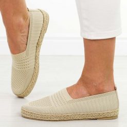 Beżowe espadryle damskie, półbuty Vinceza 13624. Brązowe espadryle damskie VINCEZA, bez wzorów, z jeansu, bez obcasa, na płaskiej podeszwie. Za 89.00 zł.