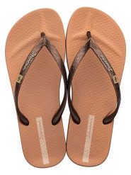 Ipanema Japonki w kolorze jasnobrązowo-brązowym rozmiar: 41/42. Brązowe klapki damskie Ipanema, bez wzorów, z tworzywa sztucznego, z otwartym noskiem, bez obcasa, bez zapięcia. Za 78.45 zł.