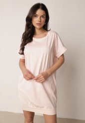 Jasnoróżowa Pudełkowa Sukienka T-shirtowa o Krótkim Kroju Orlella. Czerwone sukienki damskie Born2be, bez wzorów, bez ramiączek. Za 49.99 zł.