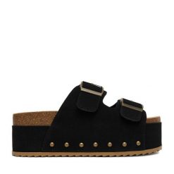 Klapki DeeZee. Czarne klapki damskie DeeZee, bez wzorów, bez obcasa, bez zapięcia. Za 139.99 zł.