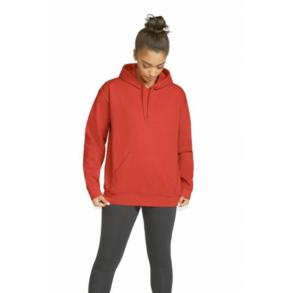 Bluza z kapturem Gildan Midweight Softstyle. Czerwone bluzy damskie GILDAN, m, bez wzorów, z bawełny, z kapturem. Za 114.80 zł.