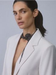 Naszyjnik choker - czarny. Czarne naszyjniki damskie Reserved. Za 99.99 zł.