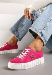 Fuksjowe Sznurowane Sneakersy Vices na Platformie z Tłoczeniem i Metaliczną Aplikacją Lavfedi. Czerwone obuwie sportowe damskie Renee, z jeansu, bez zapięcia. Za 89.99 zł.