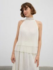 BGN Bluzka w kolorze kremowym rozmiar: 40. Brązowe bluzki damskie BGN, bez wzorów, bez kołnierzyka, bez ramiączek. Za 75.16 zł.