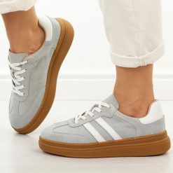 Szare skórzane sneakersy damskie T.Sokolski 651. Szare obuwie sportowe damskie Sokolski, na jesień, z jeansu, bez zapięcia. Za 219.00 zł.