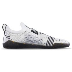 Buty treningowe TYR DZ-1 DropZero Barefoot na rzepy. Białe obuwie sportowe damskie TYR, bez zapięcia, do biegania. Za 799.99 zł.