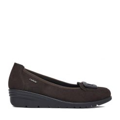 Półbuty Rieker. Brązowe czółenka damskie Rieker, bez wzorów, bez obcasa, na koturnie, bez zapięcia. Za 319.99 zł.