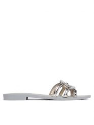 Guess Klapki FLJHO2 ELE03 Srebrny. Szare klapki damskie Guess, z aplikacjami, bez obcasa, bez zapięcia. Za 329.99 zł.