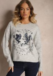 Jasnoszary Sweter Ozdobiony Haftowanym Wzorem w Ptaki Inarielle. Szare swetry klasyczne damskie Renee, bez kołnierzyka. Za 149.99 zł.