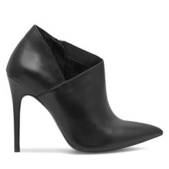 Botki Badura. Czarne botki damskie Badura, bez obcasa, na szpilce, bez zapięcia. Za 359.99 zł.