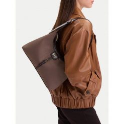 Torebka MEXX. Brązowe torebki klasyczne damskie Mexx, bez dodatków. Za 199.99 zł.