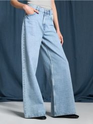 Jeansy wide leg - niebieski. Niebieskie jeansy damskie Sinsay, z podwyższonym stanem. Za 55.99 zł.