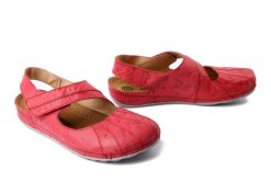 DR. BRINKMANN 710558-04 rot, sandały damskie. Czerwone sandały damskie Dr. Brinkmann, bez wzorów, ze skóry, bez obcasa, bez zapięcia. Za 297.42 zł.