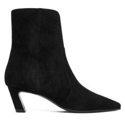 Botki Stuart Weitzman. Czarne botki damskie Stuart Weitzman, bez obcasa, na słupku, bez zapięcia. Za 2,769.00 zł.