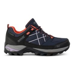 Buty turystyczne damskie Samaris III Low. Niebieskie obuwie trekkingowe damskie Regatta, bez zapięcia. W wyprzedaży za 269.99 zł.