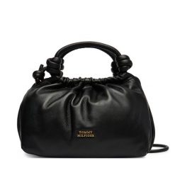 Torebka Tommy Hilfiger. Czarne torebki klasyczne damskie Tommy Hilfiger, bez dodatków. Za 849.99 zł.