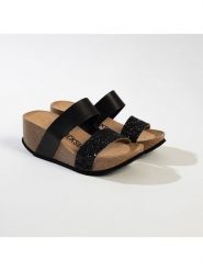 BACKSUN Klapki "Libreville" w kolorze czarnym na koturnie rozmiar: 39. Czarne klapki damskie Backsun, bez wzorów, z otwartym noskiem, bez obcasa, na koturnie, bez zapięcia. Za 130.99 zł.