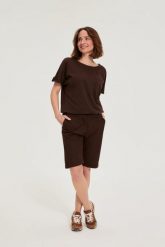 Bawełniane szorty brązowe. Brązowe szorty damskie MOODO, bez wzorów, z bawełny. Za 109.99 zł.