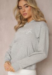 Szara Bluza z Ozdobnym Napisem i Kapturem Arseia. Szare bluzy damskie Renee, l, bez wzorów, z jeansu, z kapturem. Za 69.99 zł.