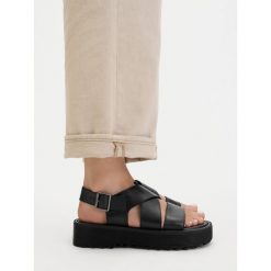 Sandały G-Star. Czarne sandały damskie G-Star, bez wzorów, bez obcasa, na płaskiej podeszwie, bez zapięcia. Za 155.99 zł.