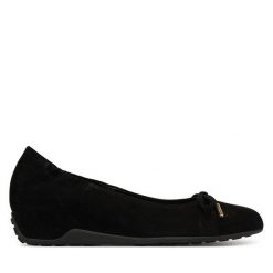 Półbuty HÖGL. Czarne czółenka damskie Högl, bez wzorów, bez obcasa, na koturnie. Za 699.99 zł.