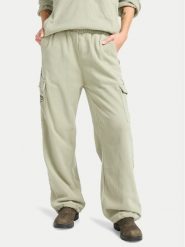Billabong Spodnie dresowe Winter Camp EBJFB03001 Zielony Loose Fit. Zielone spodnie dresowe damskie Billabong, m, bez wzorów, z dresówki. Za 319.99 zł.