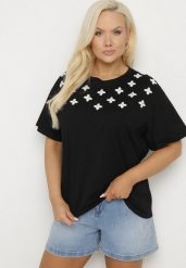 Czarny T-shirt z Bawełny Ozdobiony Cyrkoniami i Haftami Firarette. Czarne t-shirty damskie Born2be, l, bez wzorów, z bawełny, bez kołnierzyka. Za 49.99 zł.