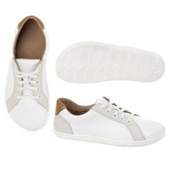 WASAK Półbuty damskie barefoot minimalistyczne skórzane 0743W białe. Białe półbuty damskie bez wzorów, ze skóry, bez obcasa, bez zapięcia. Za 484.00 zł.