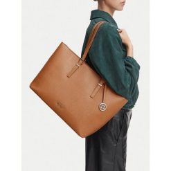 Torebka Nine West. Brązowe torebki klasyczne damskie Nine West, bez dodatków. Za 449.99 zł.