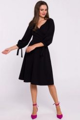 Rozkloszowana sukienka z kopertowym dekoltem czarna. Czarne sukienki damskie Stylove, bez wzorów, eleganckie, bez ramiączek. Za 349.00 zł.