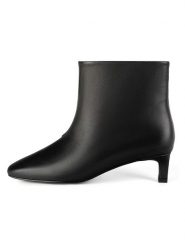 Loft37 Skórzane botki w kolorze czarnym rozmiar: 35. Czarne botki damskie loft37, eleganckie, bez obcasa, na szpilce, bez zapięcia. Za 587.99 zł.