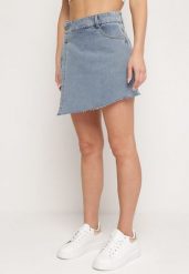 Ciemnoniebieskie Jeansowe Szorty Imitujące Spódniczkę Mini z Asymetryczną Zakładką Moonfia. Niebieskie szorty damskie Born2be, bez wzorów, z jeansu. Za 119.99 zł.