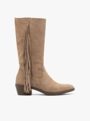 Piaskowe kozaki boho z frędzlami. Brązowe kozaki damskie Brawo sp. z o.o., ze skóry, bez obcasa, na obcasie, bez zapięcia. Za 549.99 zł.