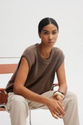 WEŁNIANA KAMIZELKA LAURA BRĄZOWA L - Flawless. Brązowe swetry klasyczne damskie Flawless, l, z wełny, bez kołnierzyka. Za 629.00 zł.