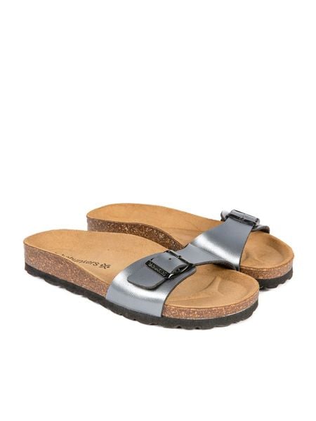 BABUNKERS Family Klapki w kolorze szarym rozmiar: 37. Szare klapki damskie BABUNKERS Family, bez wzorów, z otwartym noskiem, bez obcasa, bez zapięcia. Za 110.04 zł.