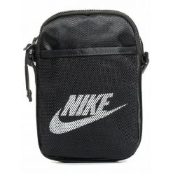 Torba saszetka listonoszka NIKE na ramię. Czarne nerki i saszetki damskie Nike, bez wzorów. Za 126.99 zł.