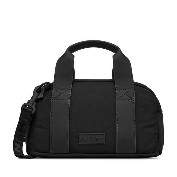 Torebka Hunter. Czarne torebki klasyczne damskie Hunter, bez dodatków. Za 129.99 zł.