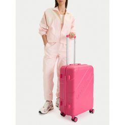 Walizka średnia Reebok. Czerwone walizki Reebok, bez wzorów, średnie. Za 319.99 zł.