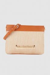 VALENTINO Brązowa torebka Copacaban Crossbody. Brązowe listonoszki damskie Valentino by Mario Valentino, bez wzorów, małe, bez dodatków. W wyprzedaży za 399.99 zł.