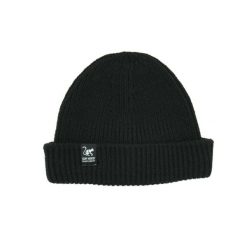 Czapka Docker – rozmiar uniwersalny – poliester z recyklingu (czarna). Czarne czapki z daszkiem damskie SURF MONKEY, na zimę, bez wzorów, z materiału. Za 119.95 zł.
