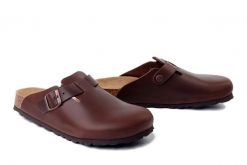 DR. BRINKMANN 600178-02 braun, klapki damskie. Brązowe klapki damskie Dr. Brinkmann, bez wzorów, ze skóry, bez obcasa, bez zapięcia. Za 263.42 zł.